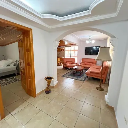 Villa 98 Tirana